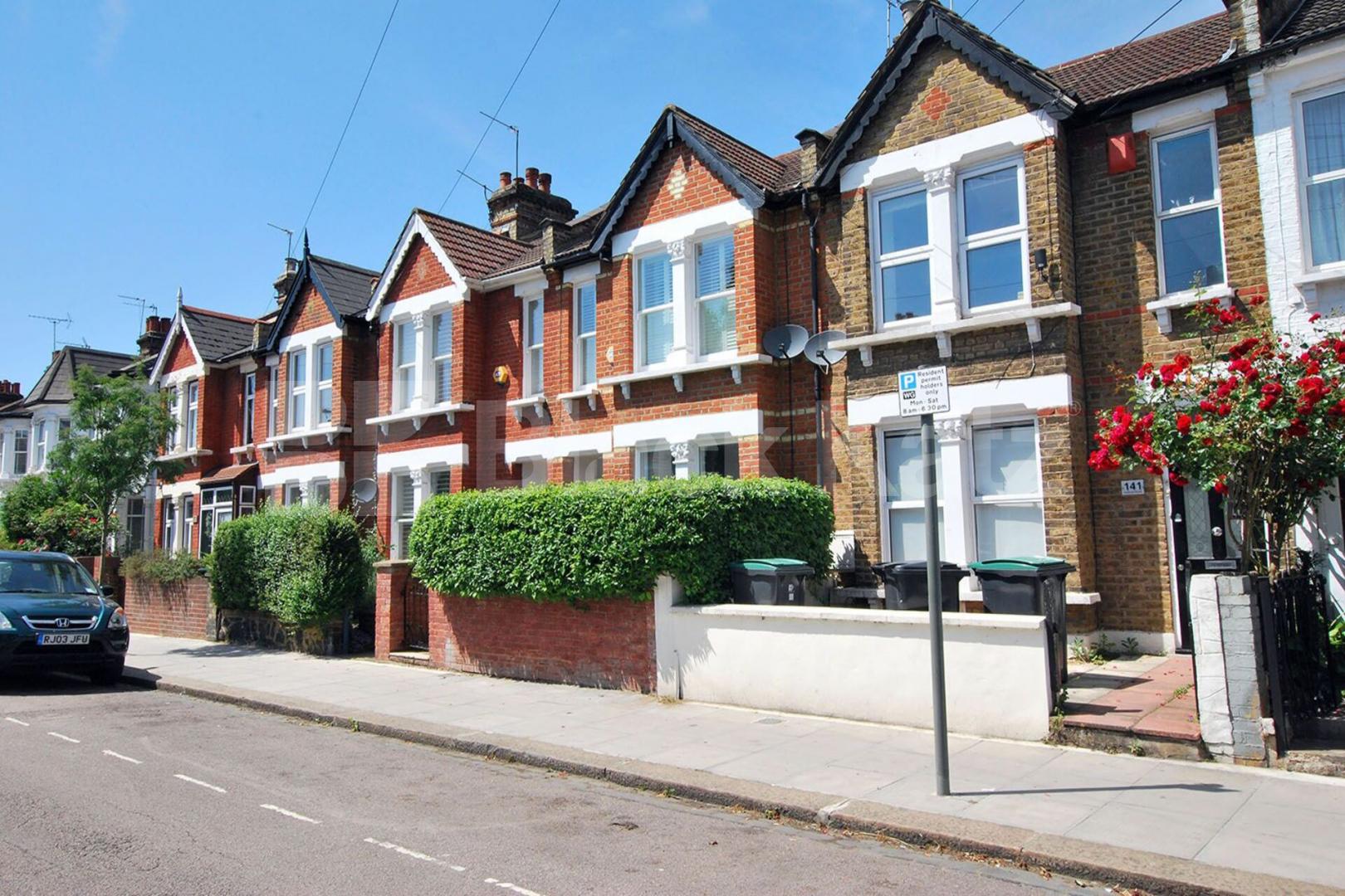  Spacious 1 bedroom flat located on the ever popular Haringey Ladder Fairfax Road, Turnpike lane